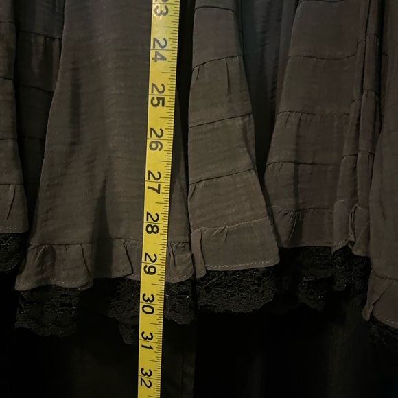 EUC. ZARA Woman cotton and silk gray skirt. Size M. - Picture 5 of 8